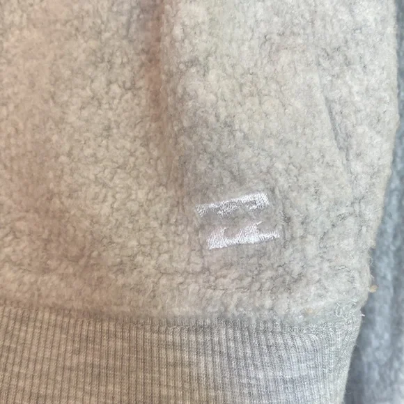 Like new Billabong sweatshirt. Worn once. - Picture 3 of 3